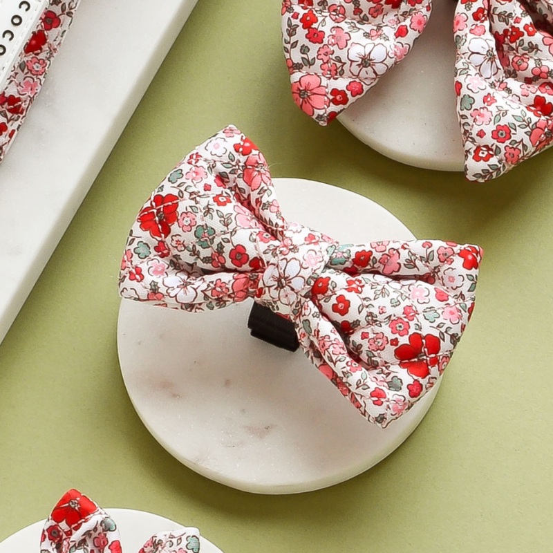 Quilted Cute Flowers Bow Tie