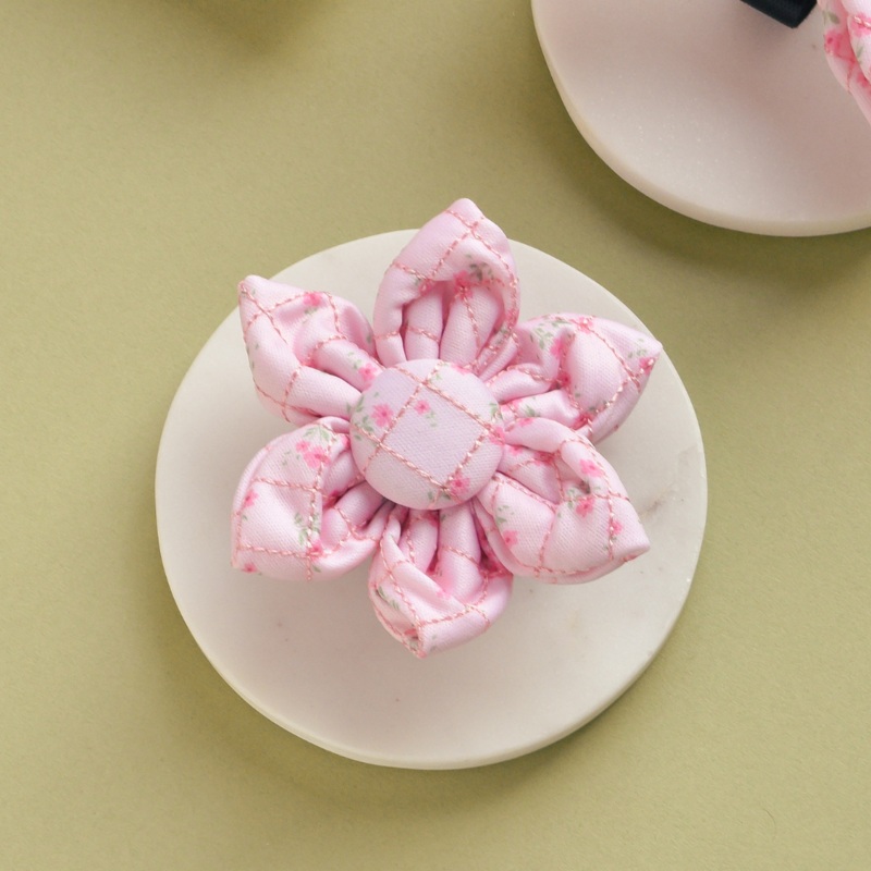 Quilted Ditsy Floral Pink Collar Flower